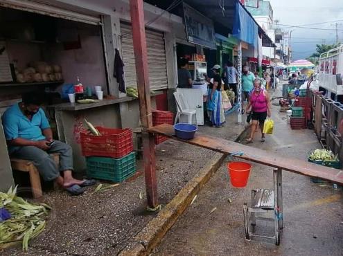 Pese a pandemia, permanecerán abiertos los mercados municipales de Coatzacoalcos