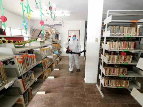 Bibliotecas en Tuxpan sanitizan sus áreas, se alistan para reapertura