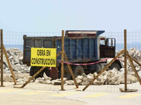 Obras municipales tienen a flote sector de la construcción: CMIC