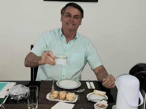 Tras dar positivo a Covid-19, Jair Bolsonaro se recupera con hidroxiquina