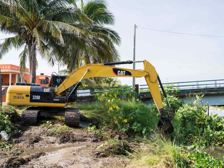 Ayuntamiento de Boca realiza labores de desazolve en canal de la zamorana