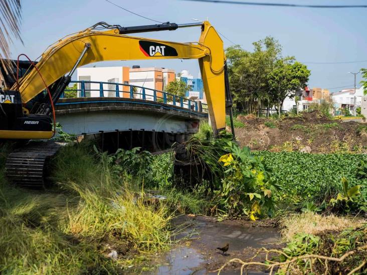 Ayuntamiento de Boca realiza labores de desazolve en canal de la zamorana