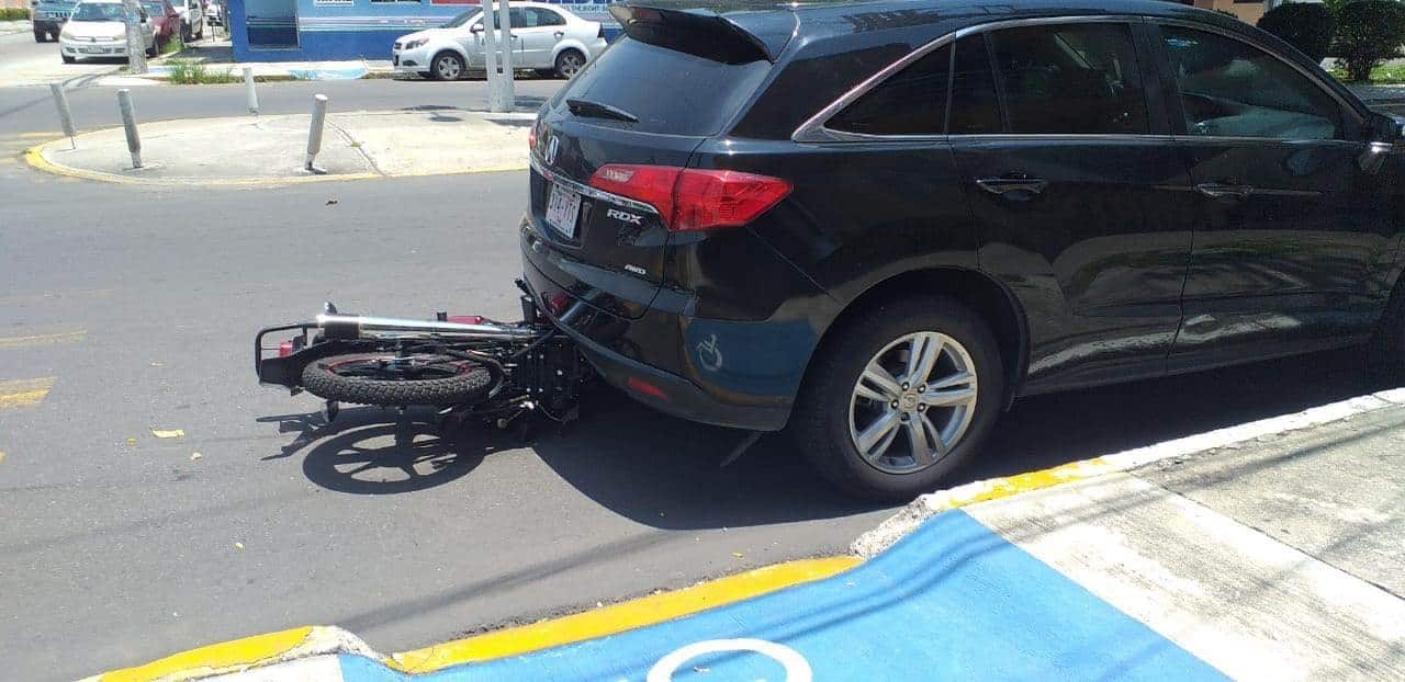 Conductor De Urbano Impacta A Motociclista Y Lo Proyecto Contra El ...