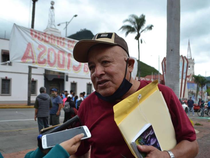 Juegan ‘cascarita’ contra obras de universidad Benito Juárez en Río Blanco