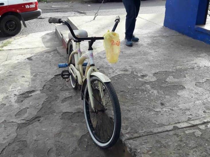 Atropella taxista a un ciclista en calles de Veracruz