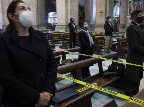 Cuatro meses después, Bolivia reabre iglesias católicas