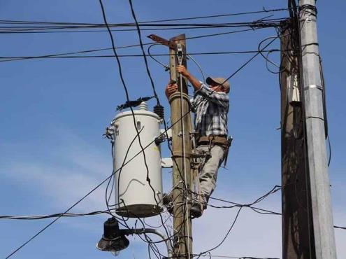 Vecinos de la Colonia San José piden a CFE revisar transformador de luz