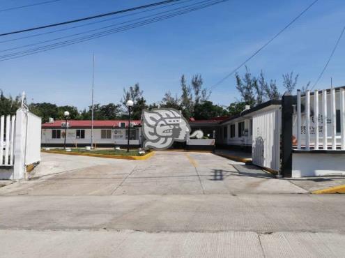 Niegan atención a menores en Hospital de Ixhuatlán, acusan
