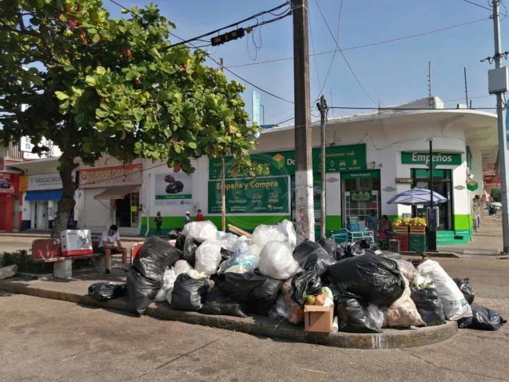 Ignoran petición de no sacar basura a las calles de Coatzacoalcos