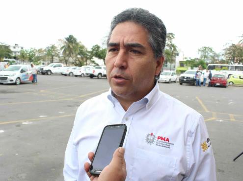 Entrega PMA desinfectante a taxistas de Veracruz y Boca del Río para prevenir COVID