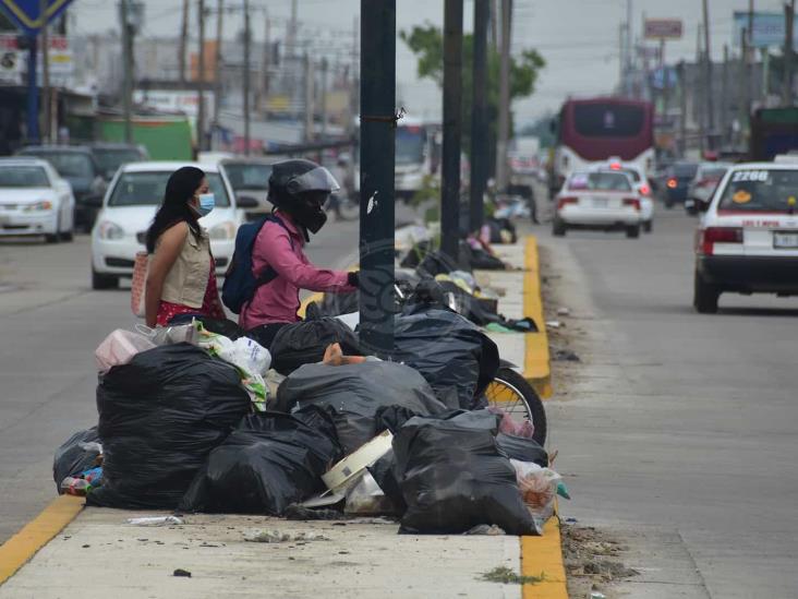 Más de 200 toneladas de basura invaden calles de Coatzacoalcos
