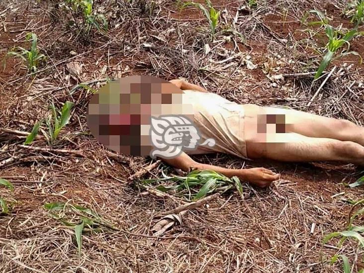 En Soteapan localizan cuerpo de campesino con un disparo y degollado