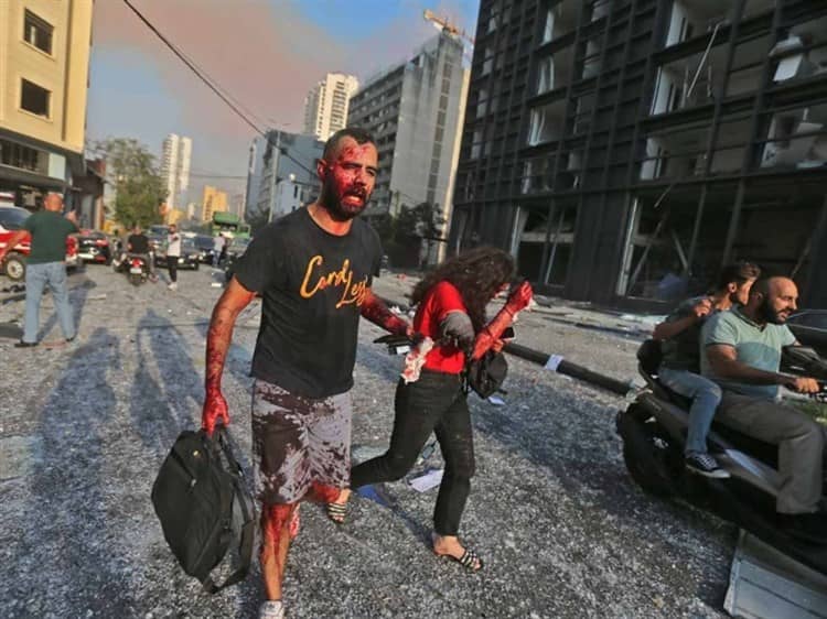 Es una catástrofe, los hospitales de Beirut están llenos: ministro