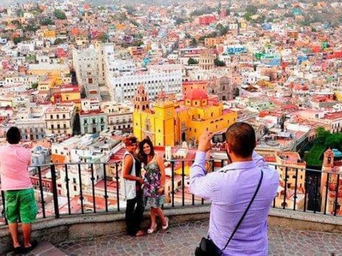 Dejan turistas a México 12% de lo captado en junio de 2019