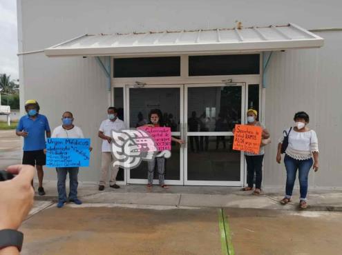 Protestan en Cosoleacaque; demandan apertura de centro Covid