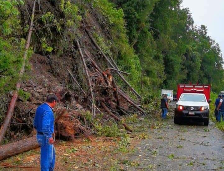 Deslizamiento provoca cierre de carretera federal Orizaba-Zongolica