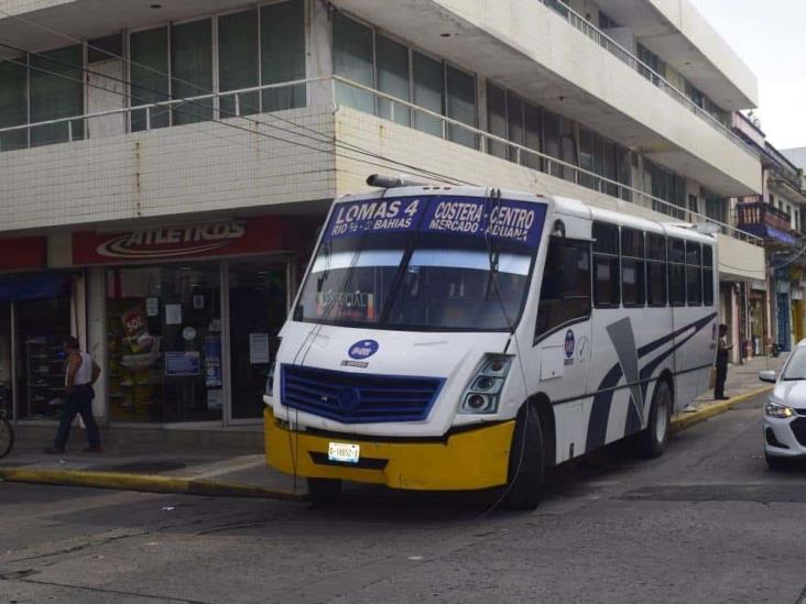 Camión se queda sin frenos en calles céntricas de Veracruz