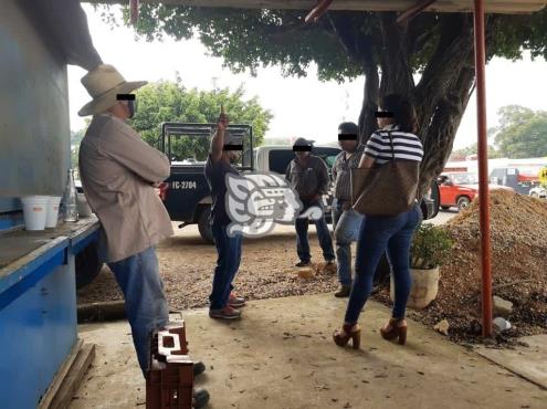 Fuerza Civil detuvo arbitrariamente a ganaderos en Acayucan, acusan
