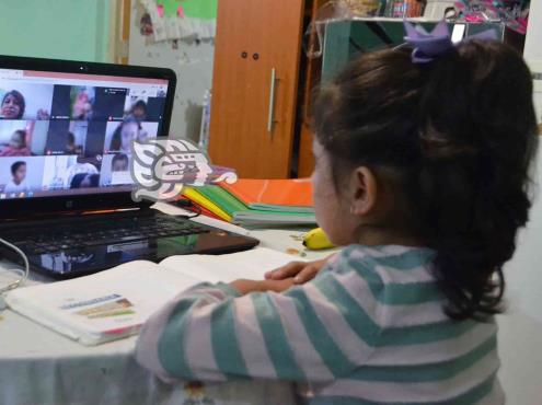 Entre tumbos inicia ciclo escolar virtual en Orizaba