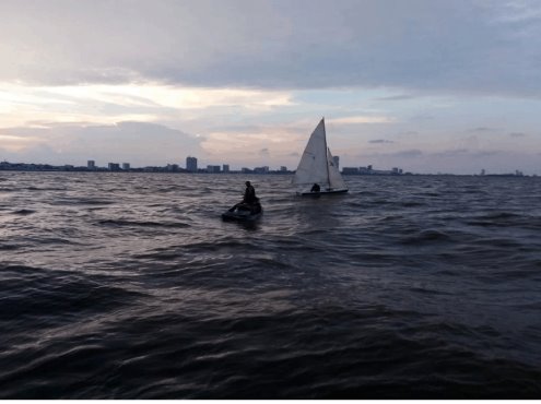Rescató Semar velero que navegaba a la deriva en costas de Boca del Río