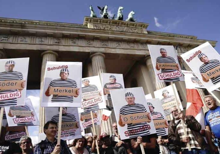 Miles protestan contra medidas restrictivas por COVID-19 en capitales europeas