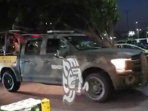 Intentan robar un auto afuera de centro comercial de Coatzacoalcos