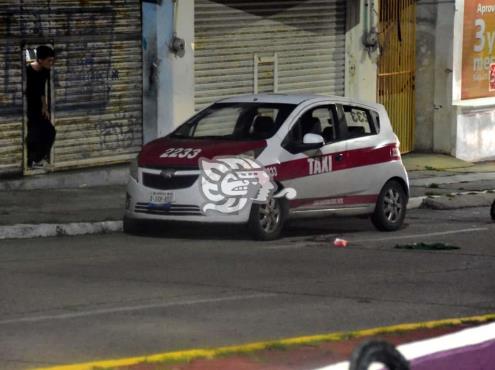 Reportan grave a taxista baleado en Coatzacoalcos; FGE investiga