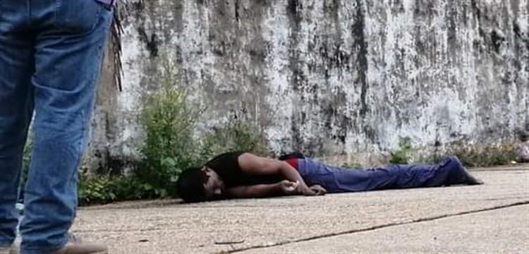 Abandonan cuerpo en plena calle de Coatzacoalcos