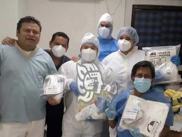 Donan equipo de protección a personal del Hospital de Coatzacoalcos