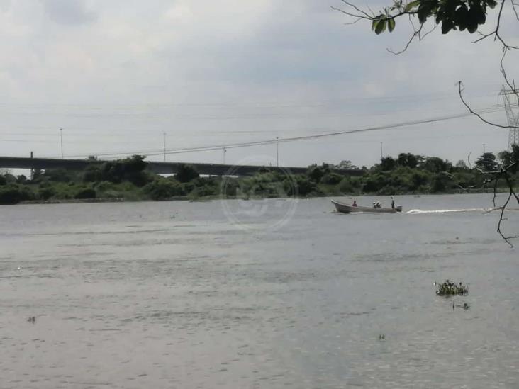 Pescadores levantaron la voz por el derrame en el río Coatzacoalcos