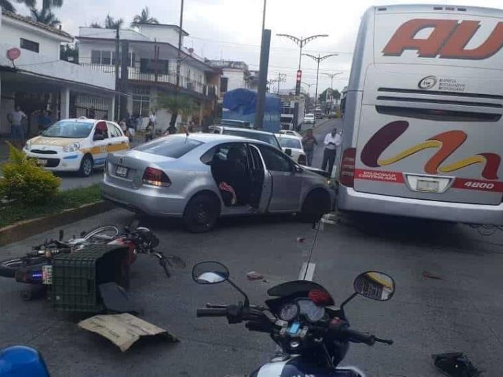 Tres personas lesionadas en choque en Córdoba
