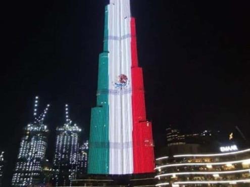 Edificio Burj Khalifa de Dubai se ilumina en honor a México