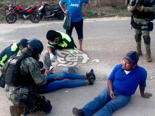 Accidente de motocicletas en Acayucan; enfermero y su pareja lesionados