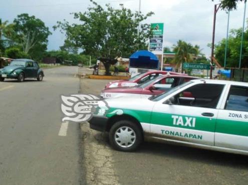 Taxistas y Mixto Rural forman un frente para evitar pirataje en Mecayapan