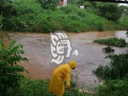 PC se mantiene alerta ante crecimiento de afluentes en Las Choapas