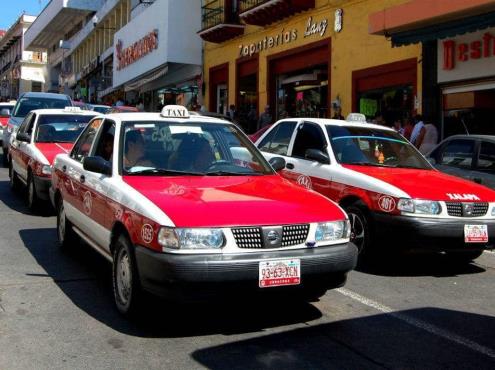 Violencia entre gremio de taxistas debe parar aseveró Julio Reyes