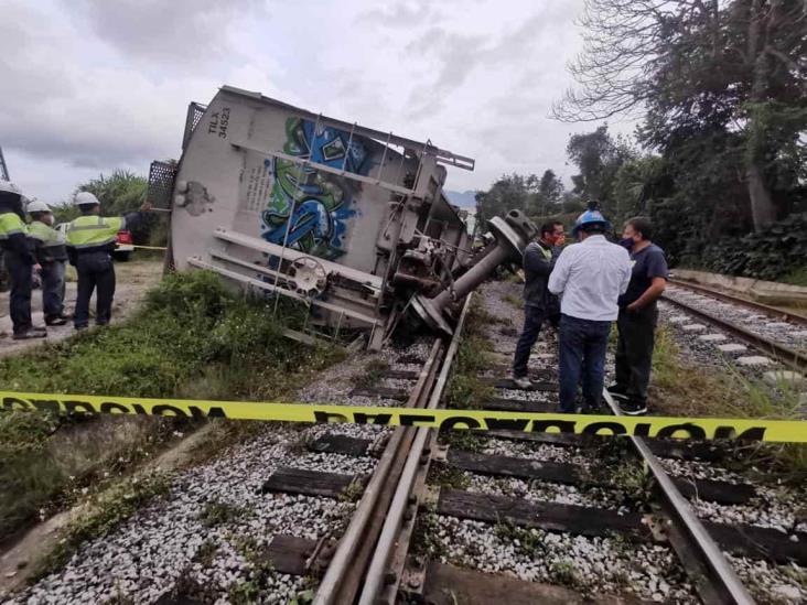 Se descarrila tren con cemento a granel en Ixtaczoquitlán