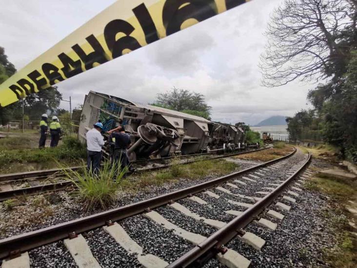 Se descarrila tren con cemento a granel en Ixtaczoquitlán