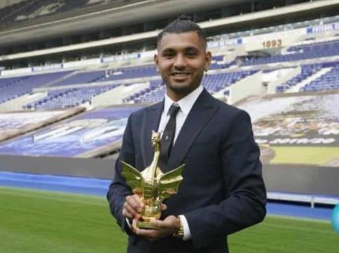 ‘Tecatito’ Corona, galardonado como mejor jugador del año del Porto