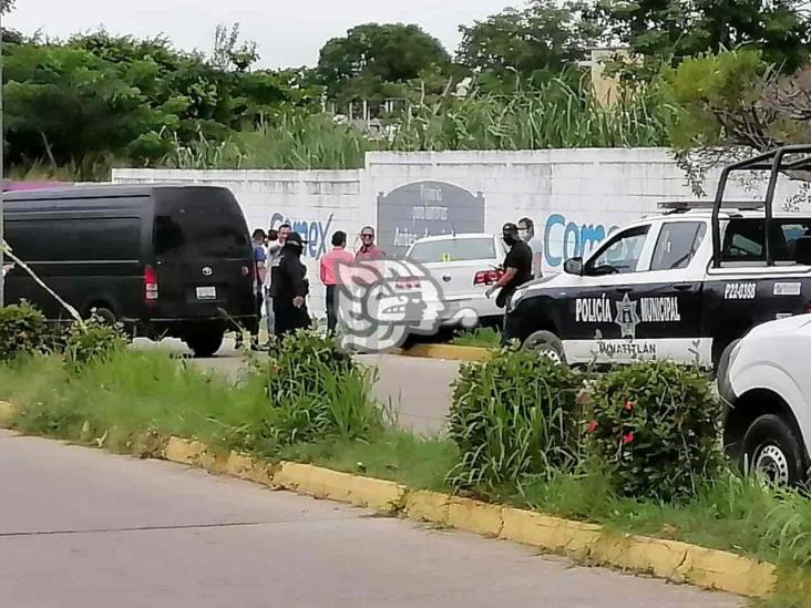 Emboscan a músico y lo asesinan mientras conducía en Minatitlán