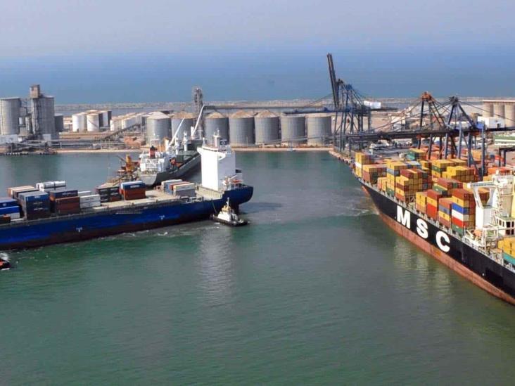 Puerto de Veracruz se mantiene como líder en movimiento de contenedores