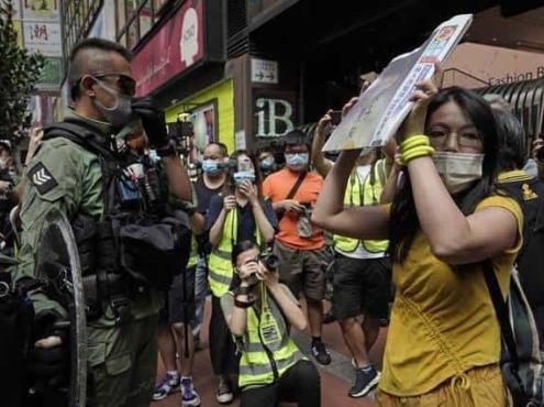 Detienen a decenas en Hong Kong en la fiesta nacional de China