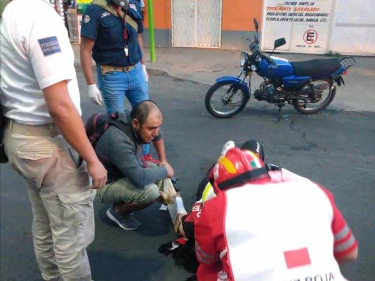Accidente de motocicleta en Nogales deja a una mujer herida
