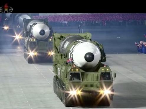 Misil gigante de Norcorea es un desafío a Trump, dicen expertos
