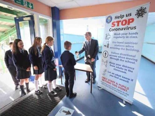 Irlanda del Norte ordena cierre de escuelas para frenar el covid-19