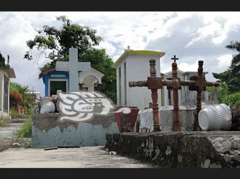 Analizan en Tuxpan cierre de panteones para Todos Santos