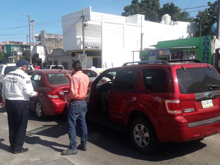 Se registra carambola de 4 autos en Veracruz