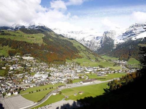 Suiza impone cubrebocas obligatorio y restringe reuniones