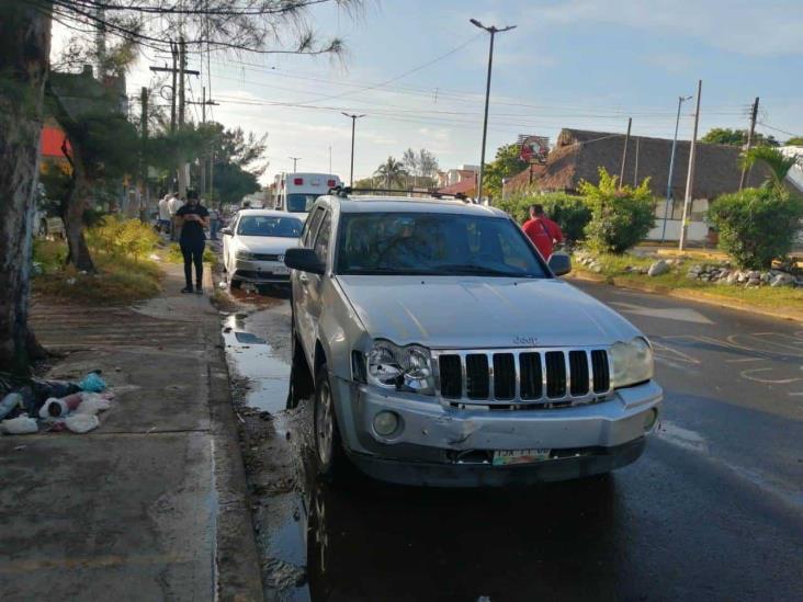 Se registra fuerte accidente entre motociclista y conductor de camioneta en Veracruz