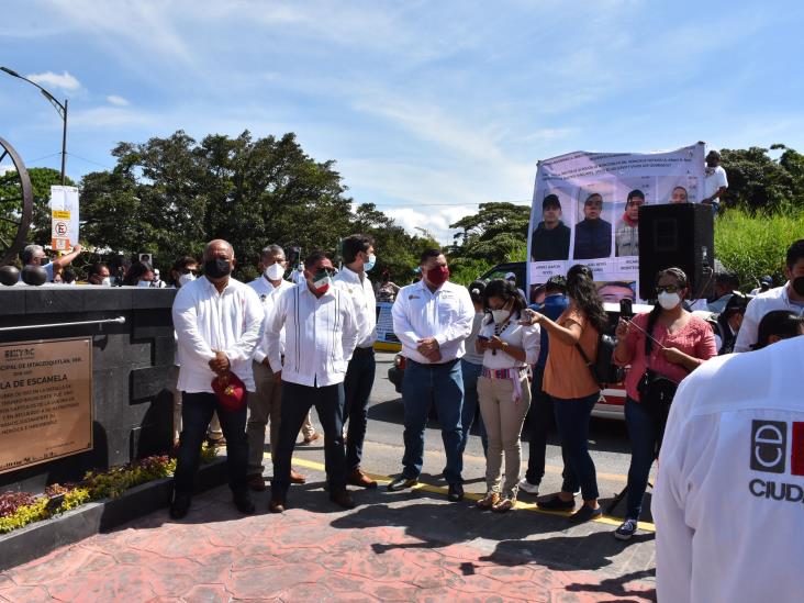 Autoridades de Veracruz huyen de familiares de desaparecidos